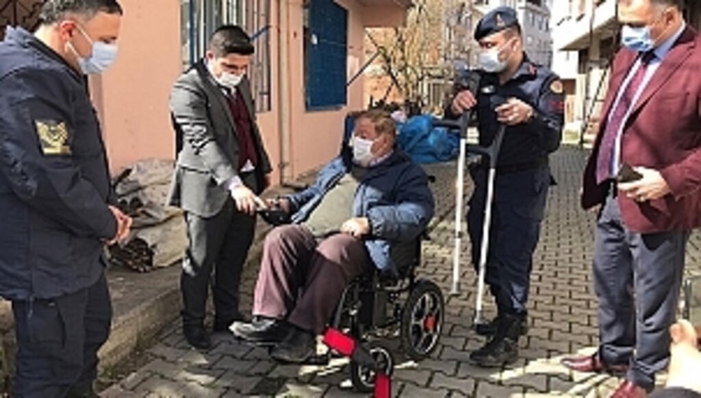 Engelli Vatandaşlara Akülü Araç Verildi