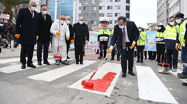 Samsun'da Yollar Kırmızıya Boyandı!...