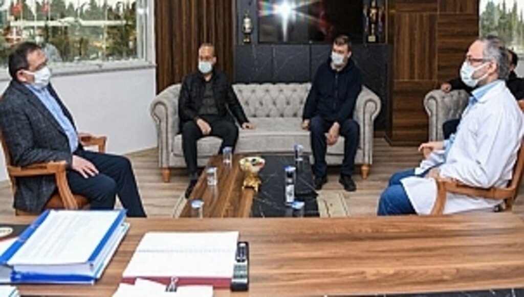 Şiddete Maruz Kalan Kadını Hastanede Ziyaret Etti