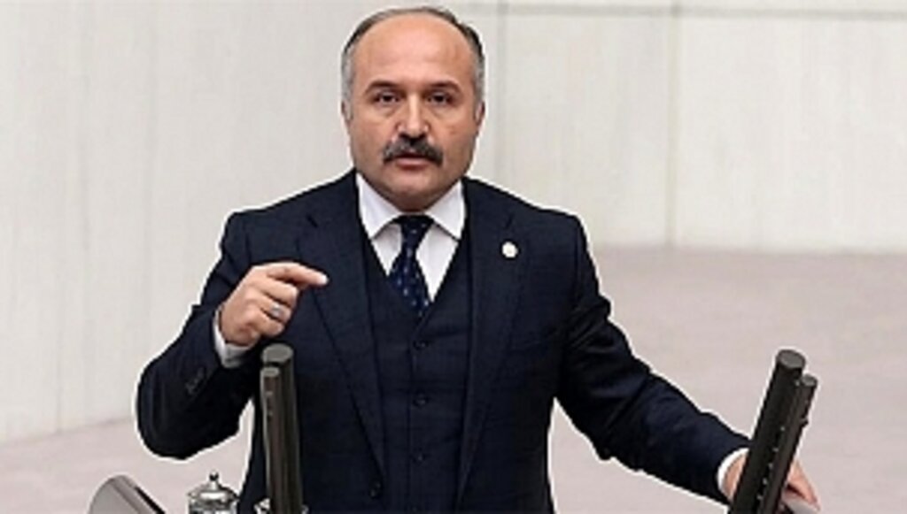 Usta'dan Telekom Çıkışı!