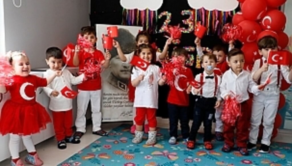 İlkadımlı Minikler 23 Nisanı Kutladı