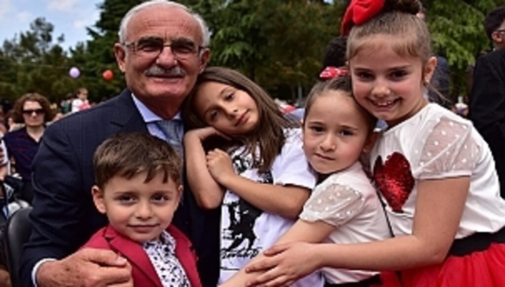 Yılmaz'dan 23 Nisan Ulusal Egemenlik ve Çocuk Bayramı Mesajı