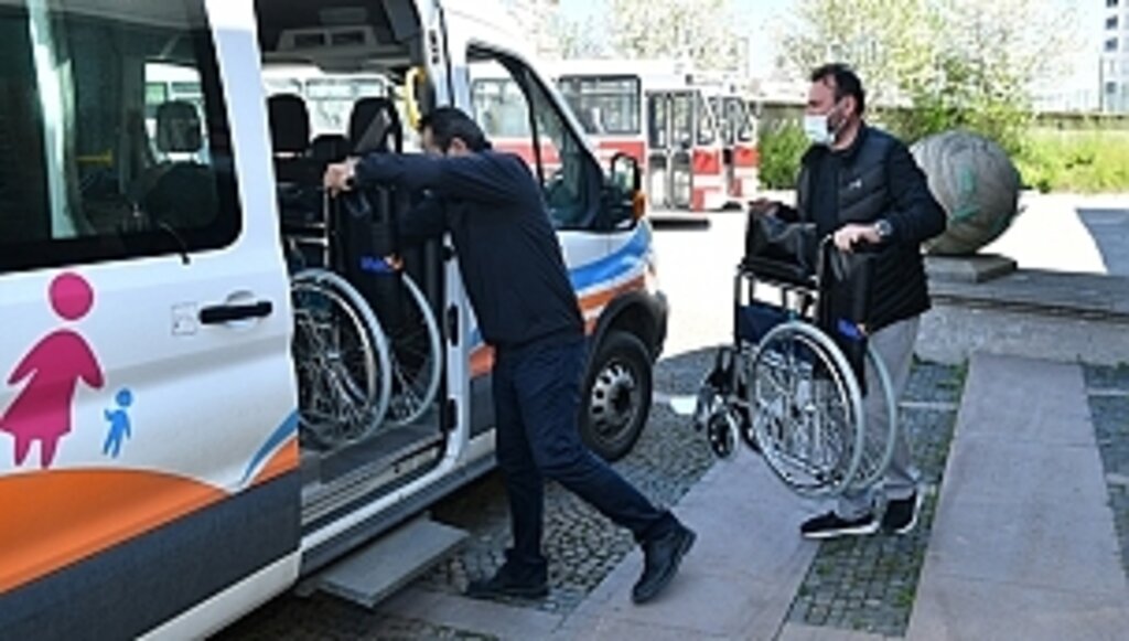 Büyükşehir'den Engelli Vatandaşlara Tekerlekli Sandalye