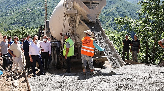 Uzundere Üzümlüce Mevkiinde Konforlu Beton Yol Sevinci