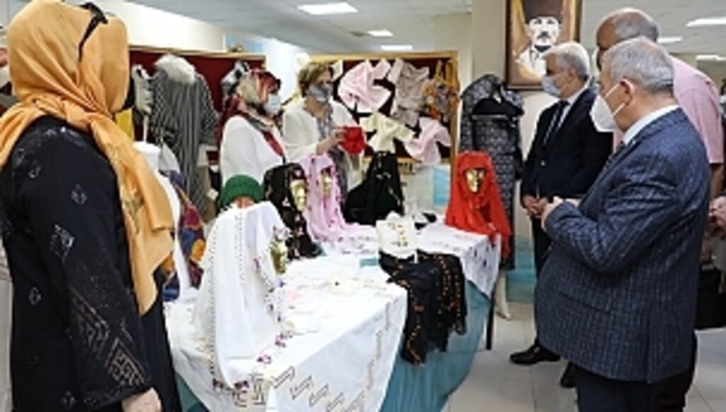 60 Usta Öğretici 700 Farklı Eseri Görücüye Çıkardı