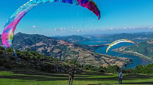 Bafra'da Yamaç Paraşütü Kursu Başlıyor