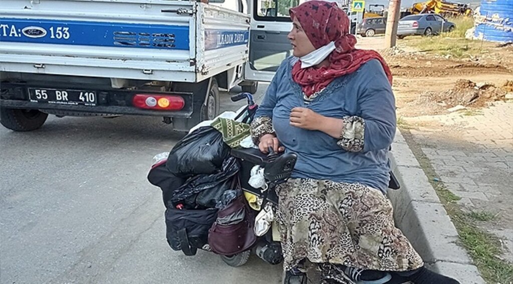 Engelli Bayanın Yardımına Zabıta Ekipleri Koştu