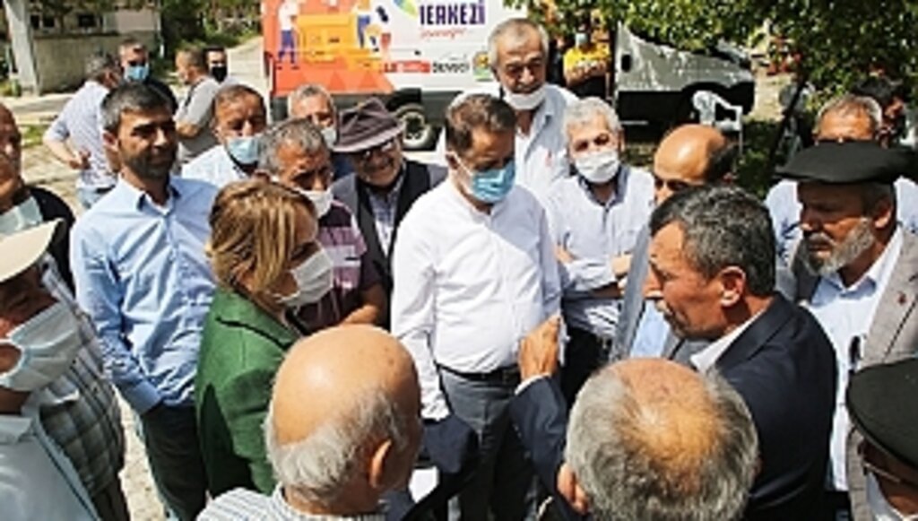 Herkesin Elini Tutmaya Çalışıyoruz