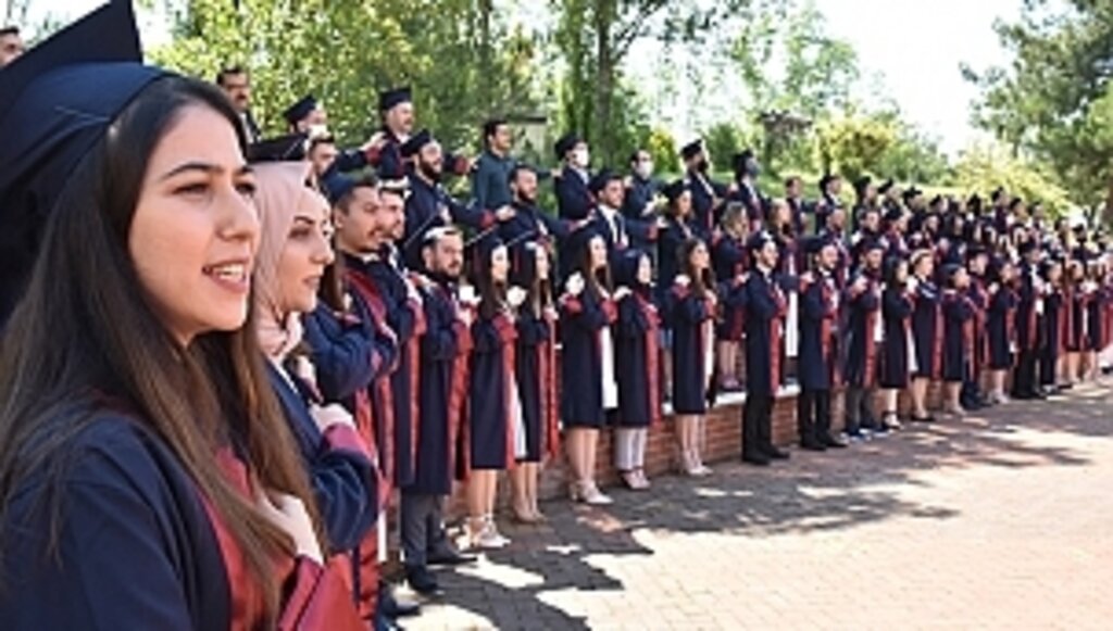 Veteriner Fakültesinin Mezuniyet Sevinci