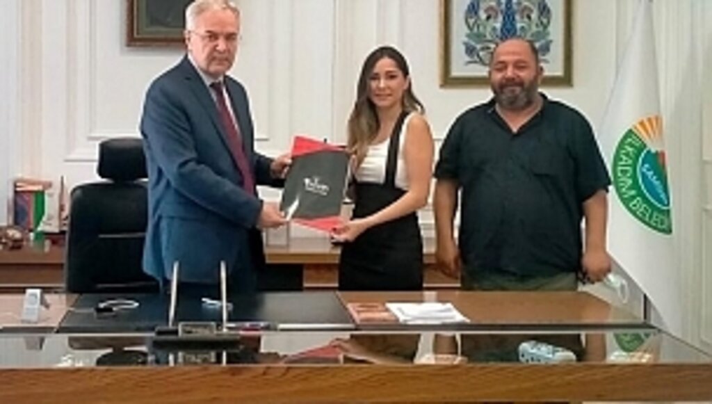 Başarısını Belgesi İle Kanıtlayan Öğrenciye Yüzde Yüz Bursluluk