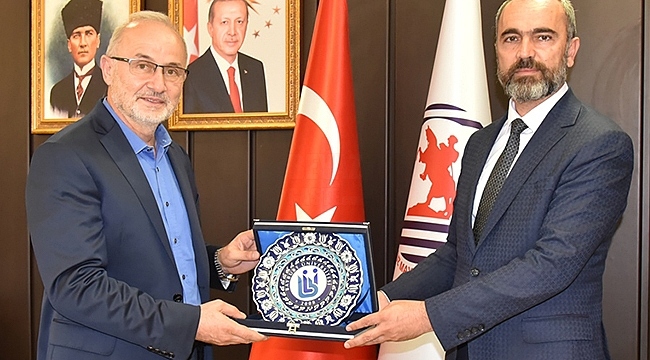 Bayburt Üniversite Rektörü Türkmen'den Rektör Ünal'a Ziyaret