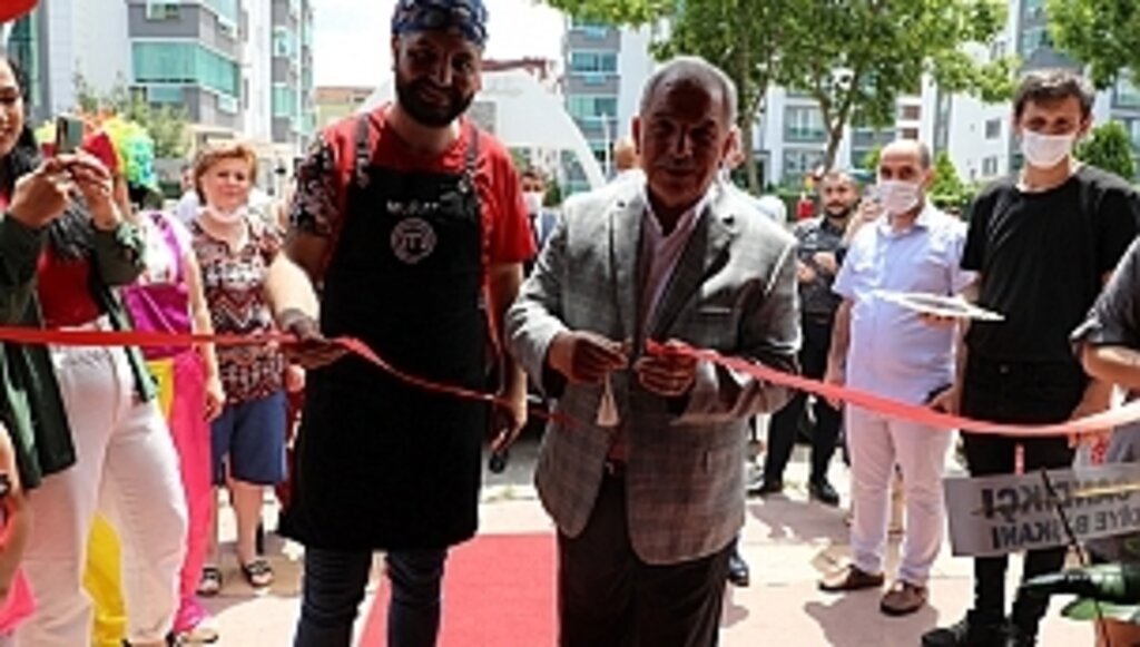 Demirtaş, Tokmak Restaurant'ın Açılışını Gerçekleştirdi