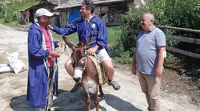 Yakakent CHP'den Şapka ve Yağmurluk 