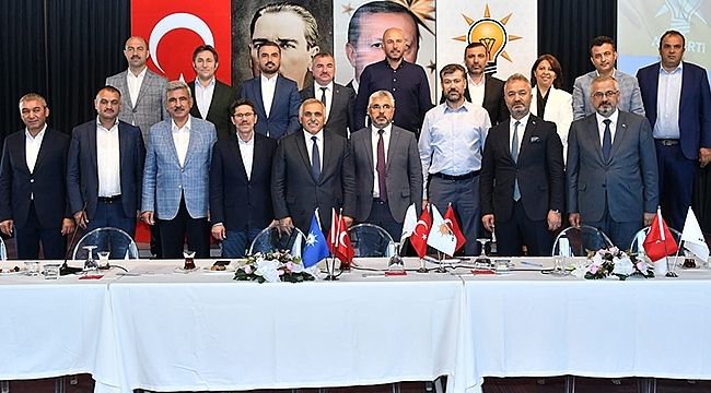 Ak Parti, Hizmet ve Gönül Hareketidir