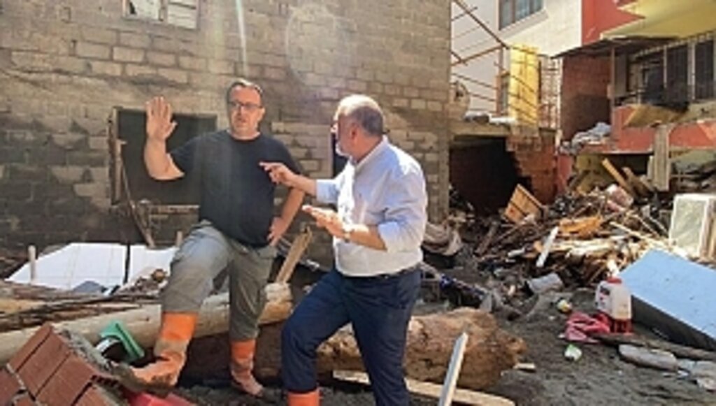 Başkan Sandıkçı Afet Bölgesini Ziyaret Etti