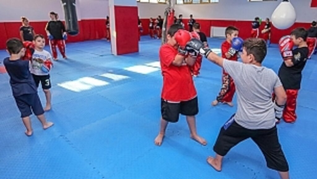 Çocuklar Yaz Tatili Boyunca Farklı Branşlarda Spor Yapma İmkânı Buluyor