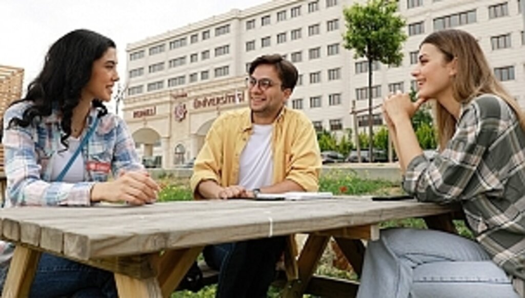 Meslek Yüksekokulları Türkiye'nin Geleceğidir