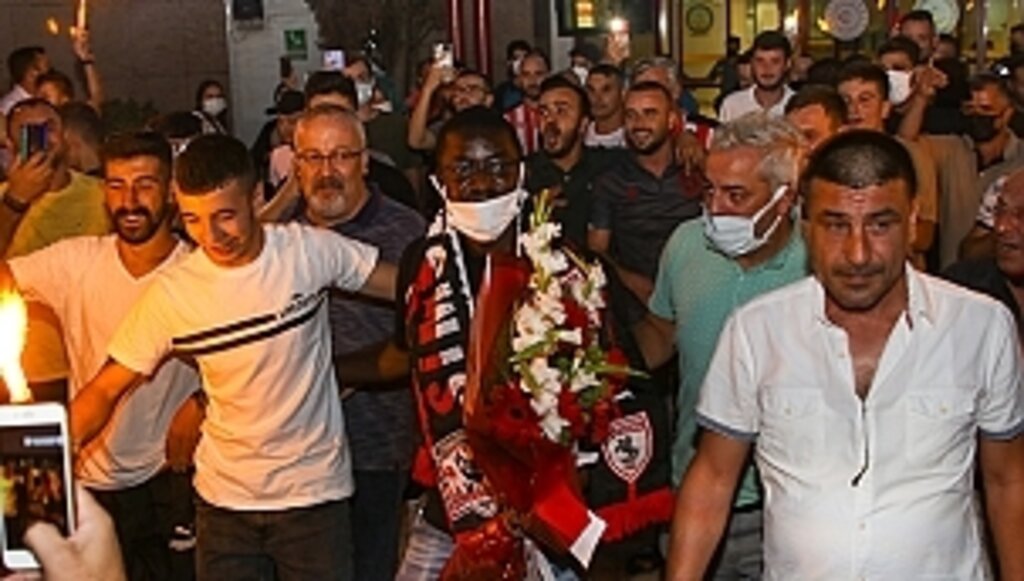 Moryke Fofana'ya Coşkulu Karşılama!...