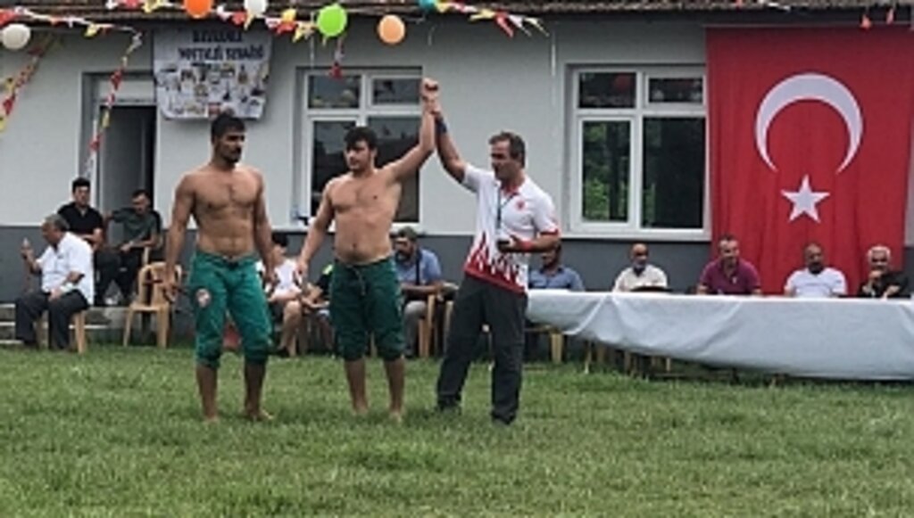 Tekkeköy Karakucak Güreşlerinde İlkadım Rüzgârı Esti