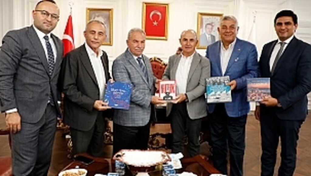 İstanbul İli İlçe Belediye Başkanlarını Makamında Ağırladı