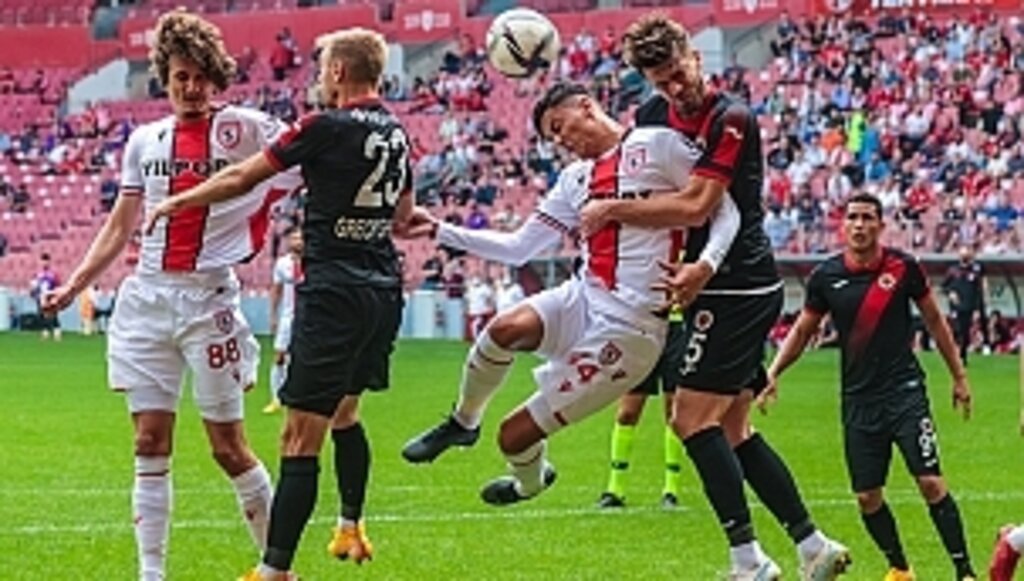 Sahasında Gençlerle 2-2 Berabere Kaldı