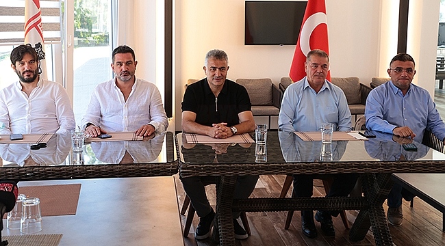 Samsunspor Teknik Direktörü ve Yönetim Kurulundan Açıklama