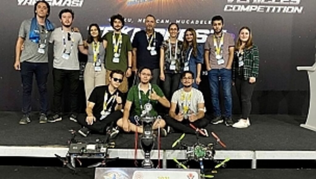 TEKNOFEST 2021 Uluslararası İHA Yarışmasından OMÜ'ye İki Ödül