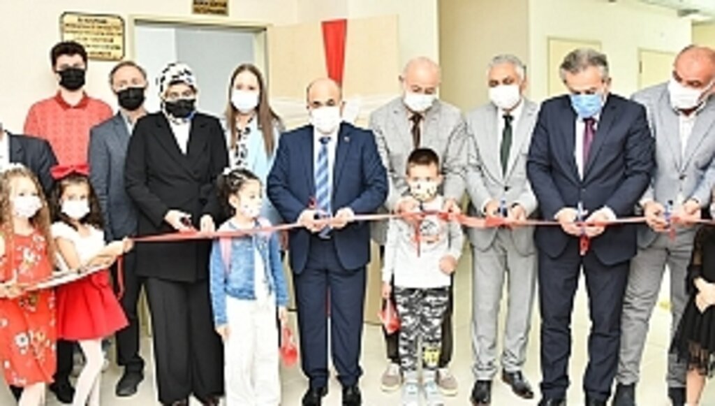 Vali Dağlı ve Rektör Ünal, 2021-2022 eğitim-öğretim yılı heyecanına ortak oldu