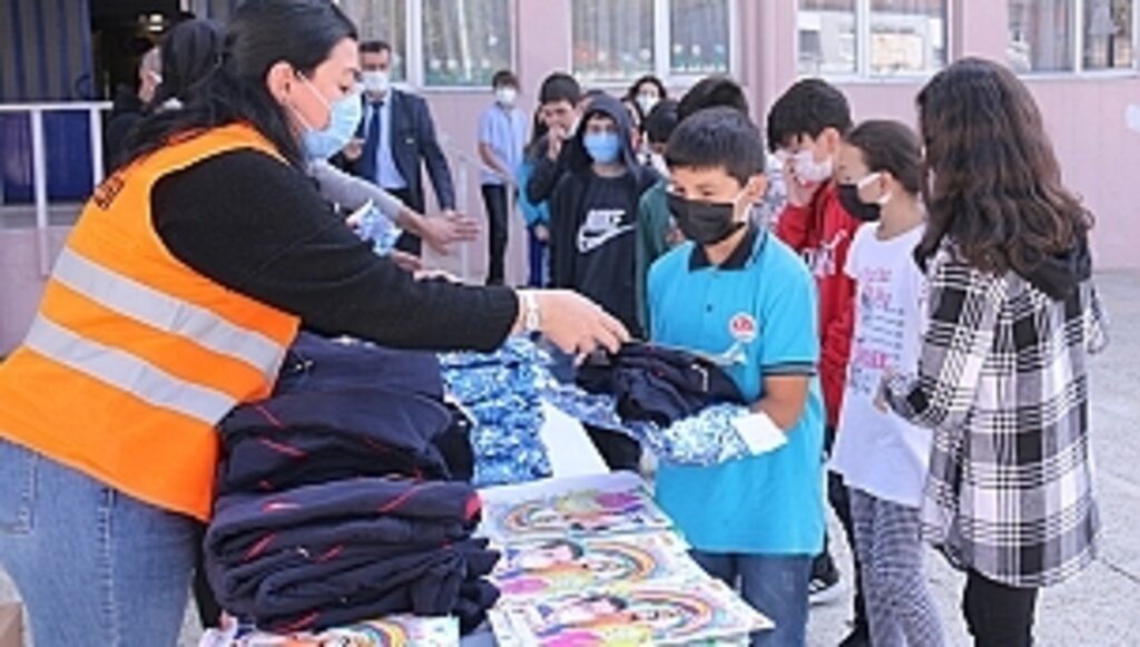 Atakum Belediyesi'nden Öğrencilere Hediye Sürprizi
