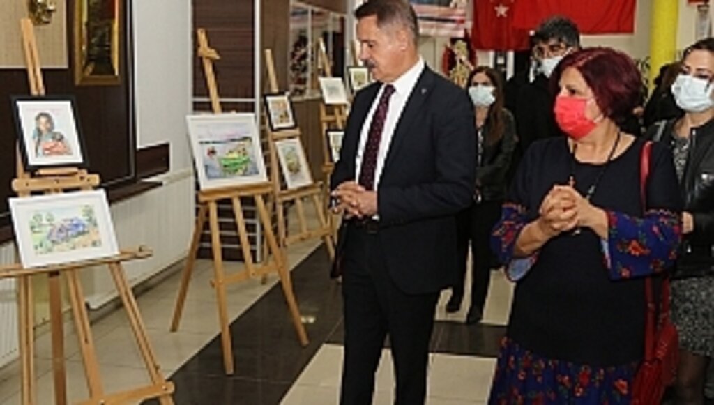 'Ekim Geçidi' Sergisi Sanatseverlerle Buluştu