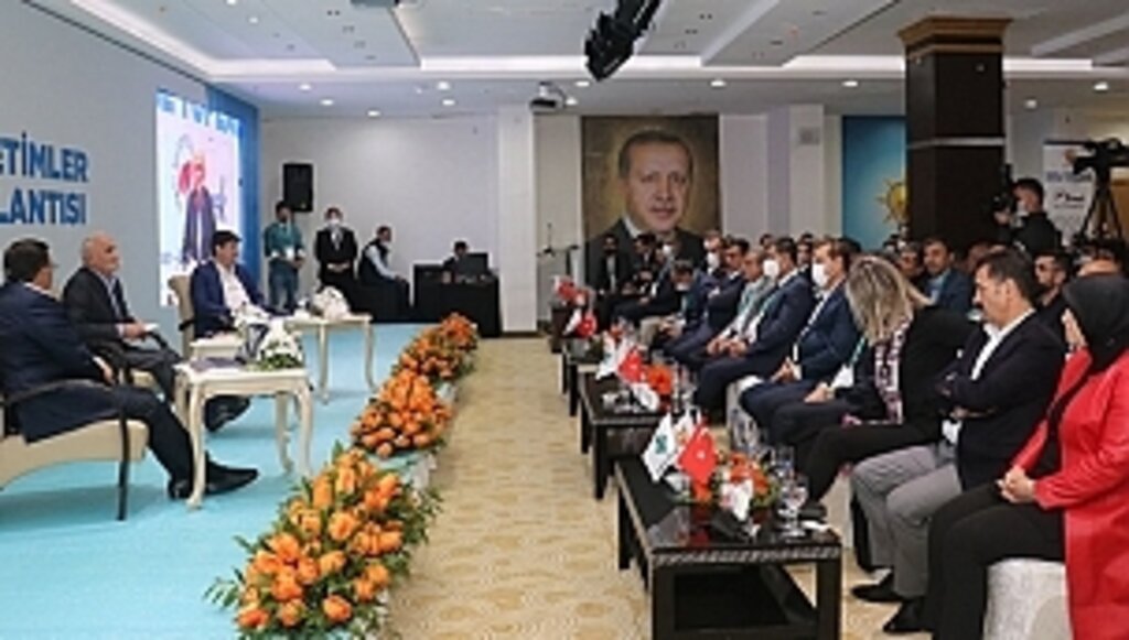 Halka Hizmette Ayrım Olmamalı