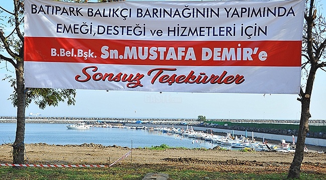 Başkan Demir'e Pankartlı Teşekkür