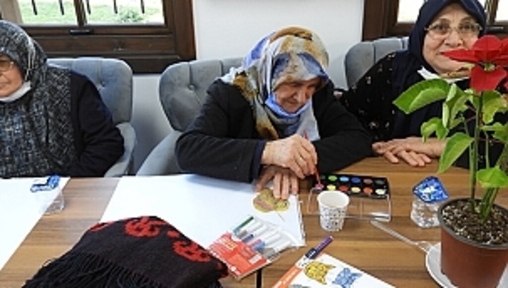 Büyükşehirden Yaşlılara Grup Terapisi