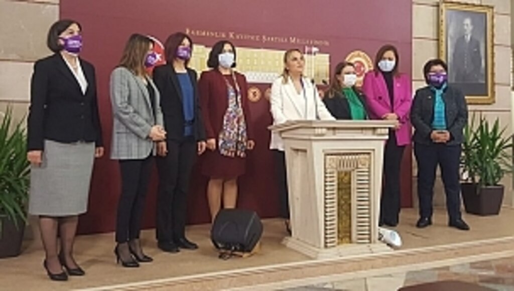 CHP'li Kadın Milletvekillerinden Eşit Temsil İçin Çağrı
