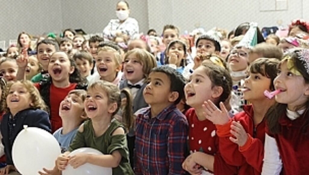 AtaÇoçuk'tan Yeni Yıl Balosu
