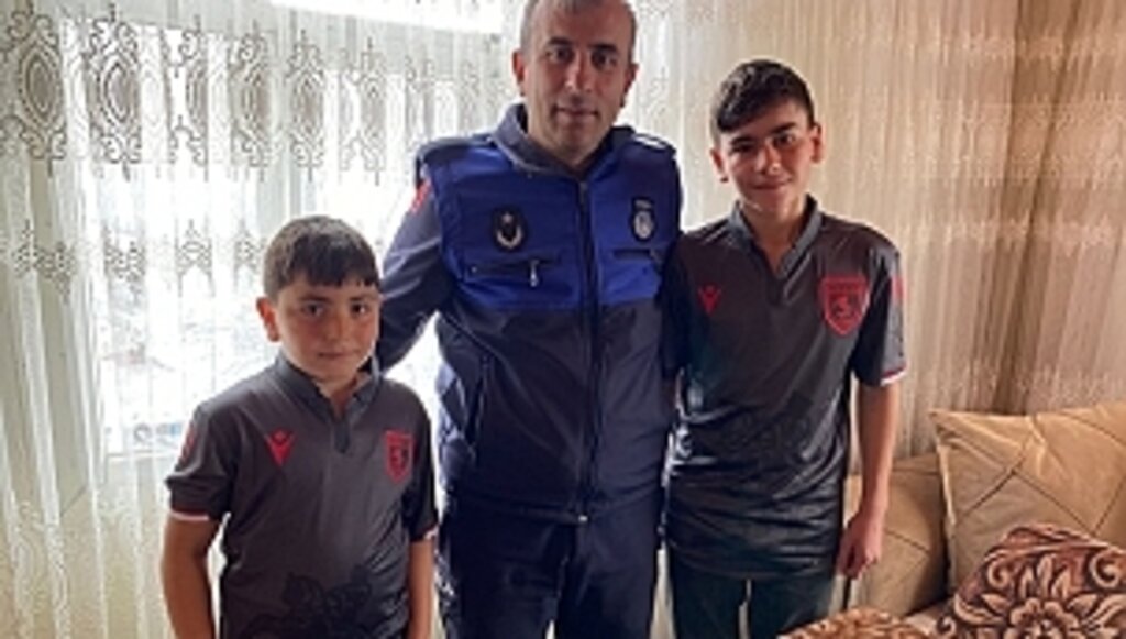 Başkan Demir'den Öğrencilere Samsunspor Forması