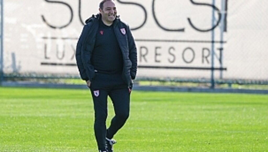 Balıkesirspor Maçında Sadece Sheldon Bateau'yu Kadroya Alacağım