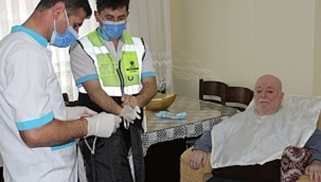 Büyükşehirden Yaşlılara Şefkat Eli