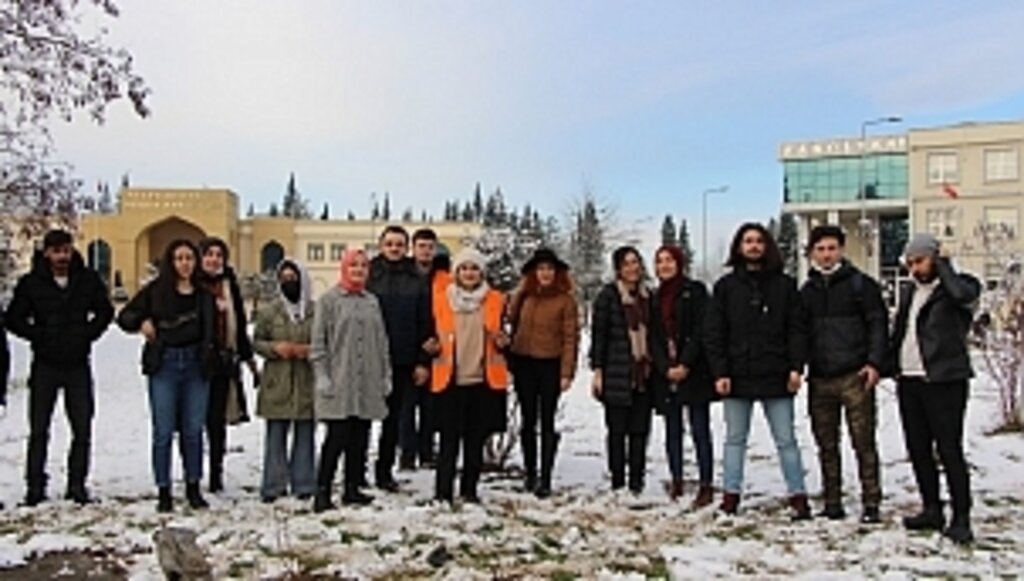  OMÜ Öğrencilerinin Diktiği 200 Fidan Toprakla Buluştu