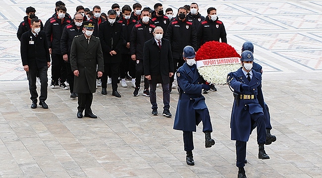 Atatürk Armalı Takım, Anıtkabir'de 