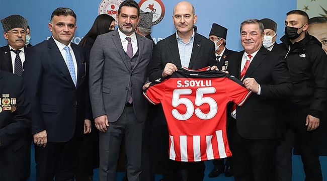 Bakan Soylu'ya 55 Numaralı Forma