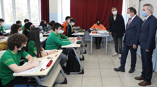 Başkan Demir'den Öğrencilere sürpriz ziyaret
