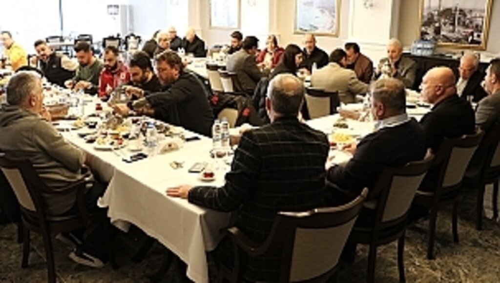 Başkan Yıldırım, Gazetecilerle Bir Araya Geldi