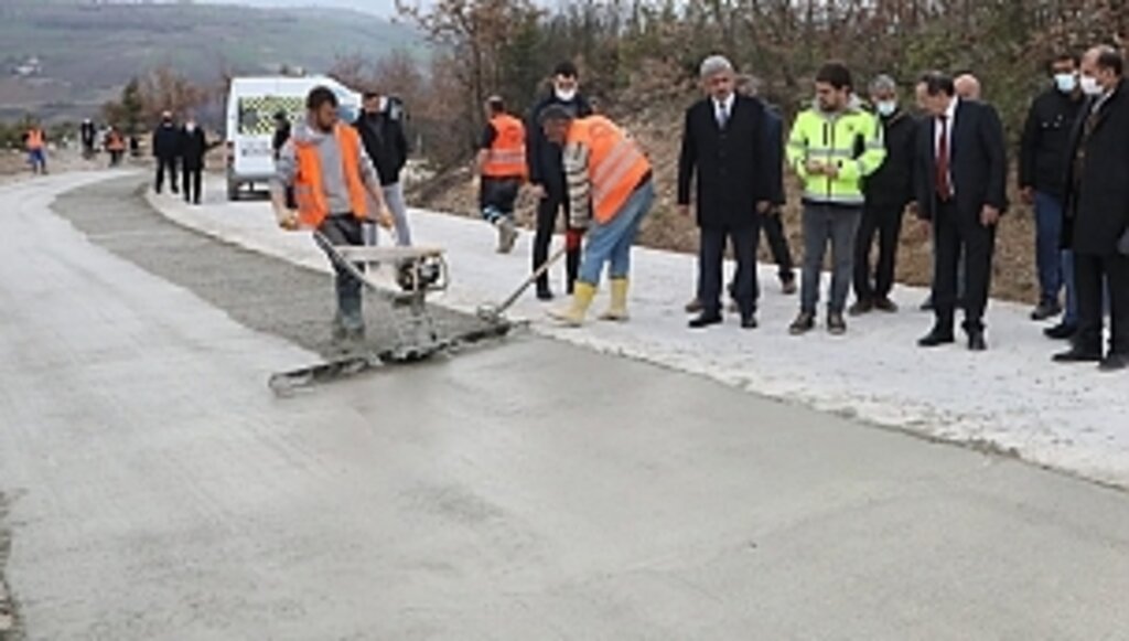 Çalköy-Güldere Grup Yolunun %50'si Tamamladı 