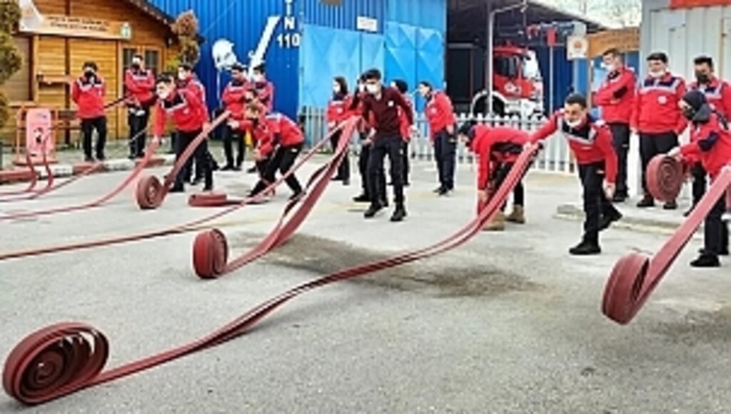 Geleceğin İtfaiyecilerine Zorlu Eğitim