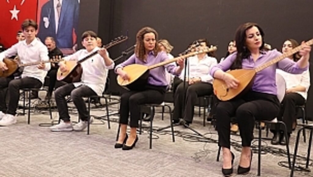 İlkadım THM Korosundan Türkü Rüzgârı 