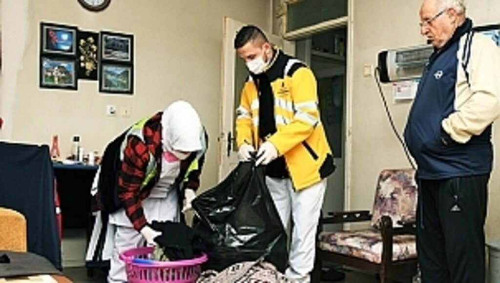 Vatandaşının Çamaşırlarını Yıkayan Belediye