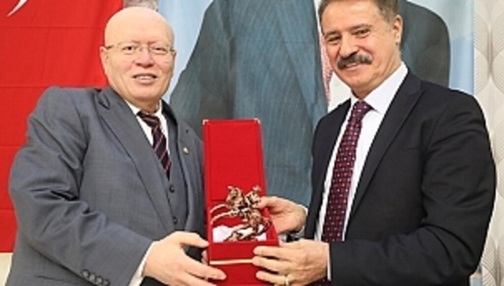 Atatürk'ü Keşfettirmeye Çalışıyoruz