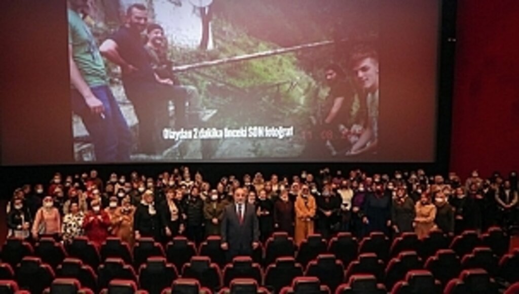 Başkan Sandıkçı'dan Kadınlara Anlamlı Kutlama