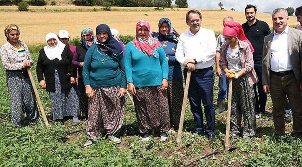 Büyükşehir Çiftçinin Yüzünü Güldürdü